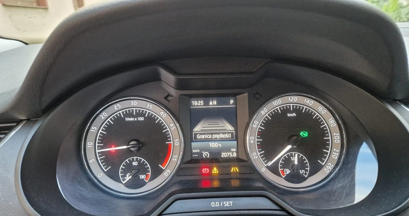 Skoda Octavia cena 57500 przebieg: 189700, rok produkcji 2018 z Rawicz małe 781